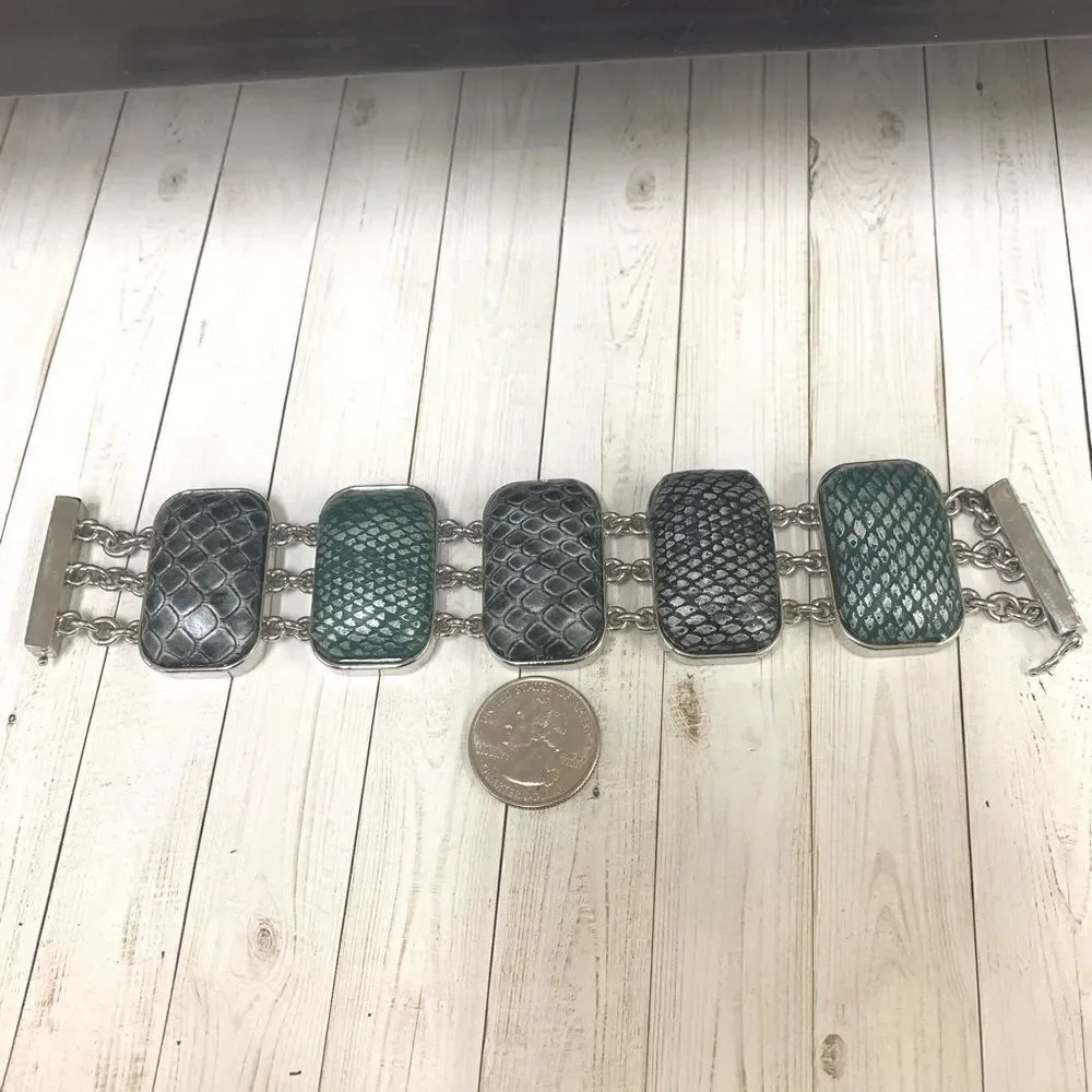 ‎Snakeskin Silver Magnetic Bracelet